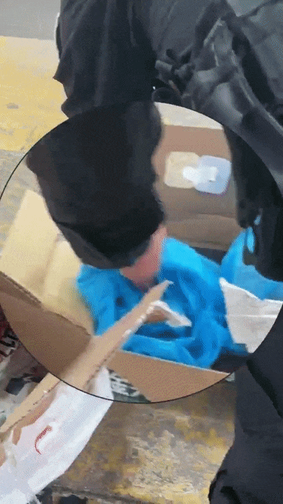 网约车司机接单“闪送”,纸箱里竟装了352350元人民币!