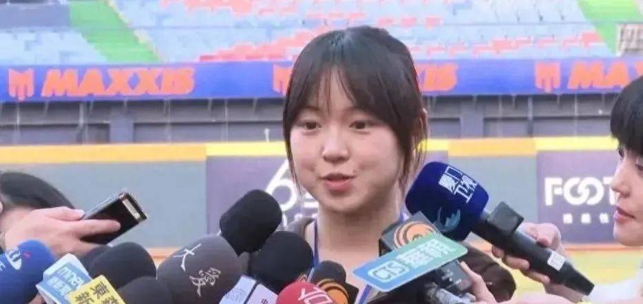 大陆学生称“中国台北”,遭台大学生粗暴抗议,绿营想撤销大陆访团,马英九回应亮了