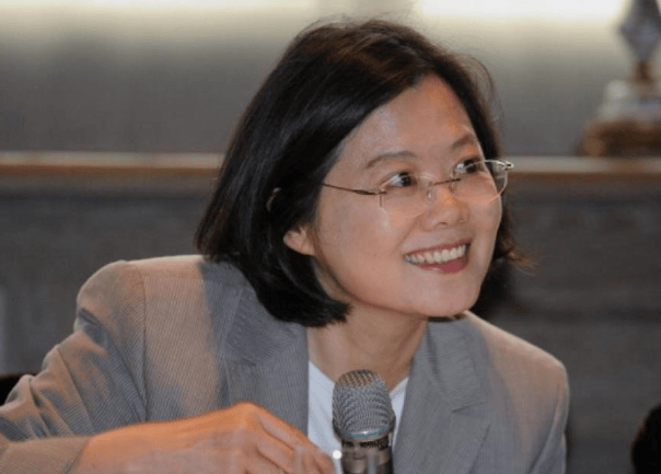 “断交”响彻!岛内风向大变!我外交官竟遭驱逐,中方态度不简单