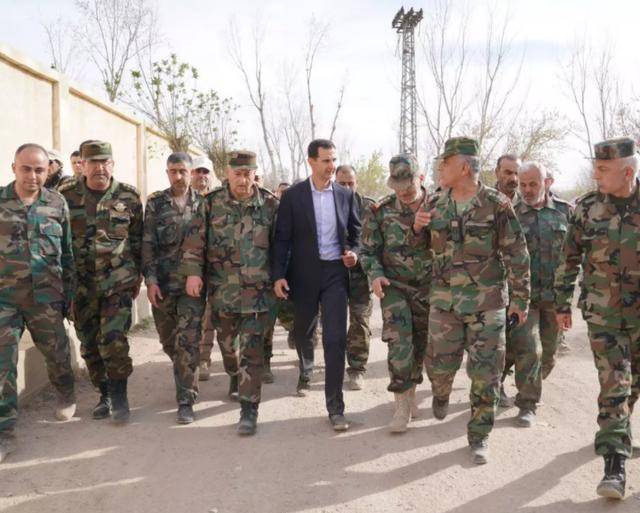 莫斯科不养“闲人”!巴沙尔摇身一变,成为顿巴斯前线悍将