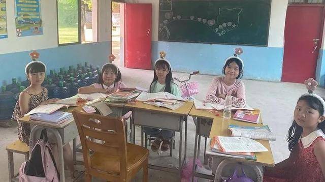 从6岁到14岁，衡阳初中女孩背患病玩伴上学8年：她对我来说很重要