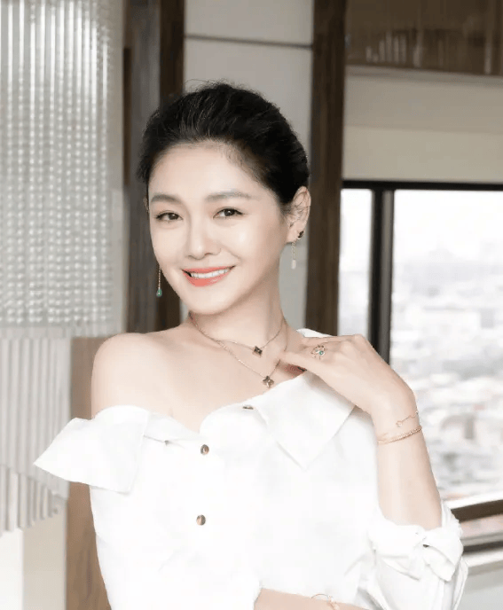 大S确定将被塔葬!与邓丽君相邻