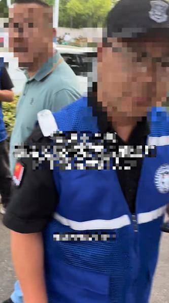 合肥女子交费摆摊遭管理人员刁难，多方回应