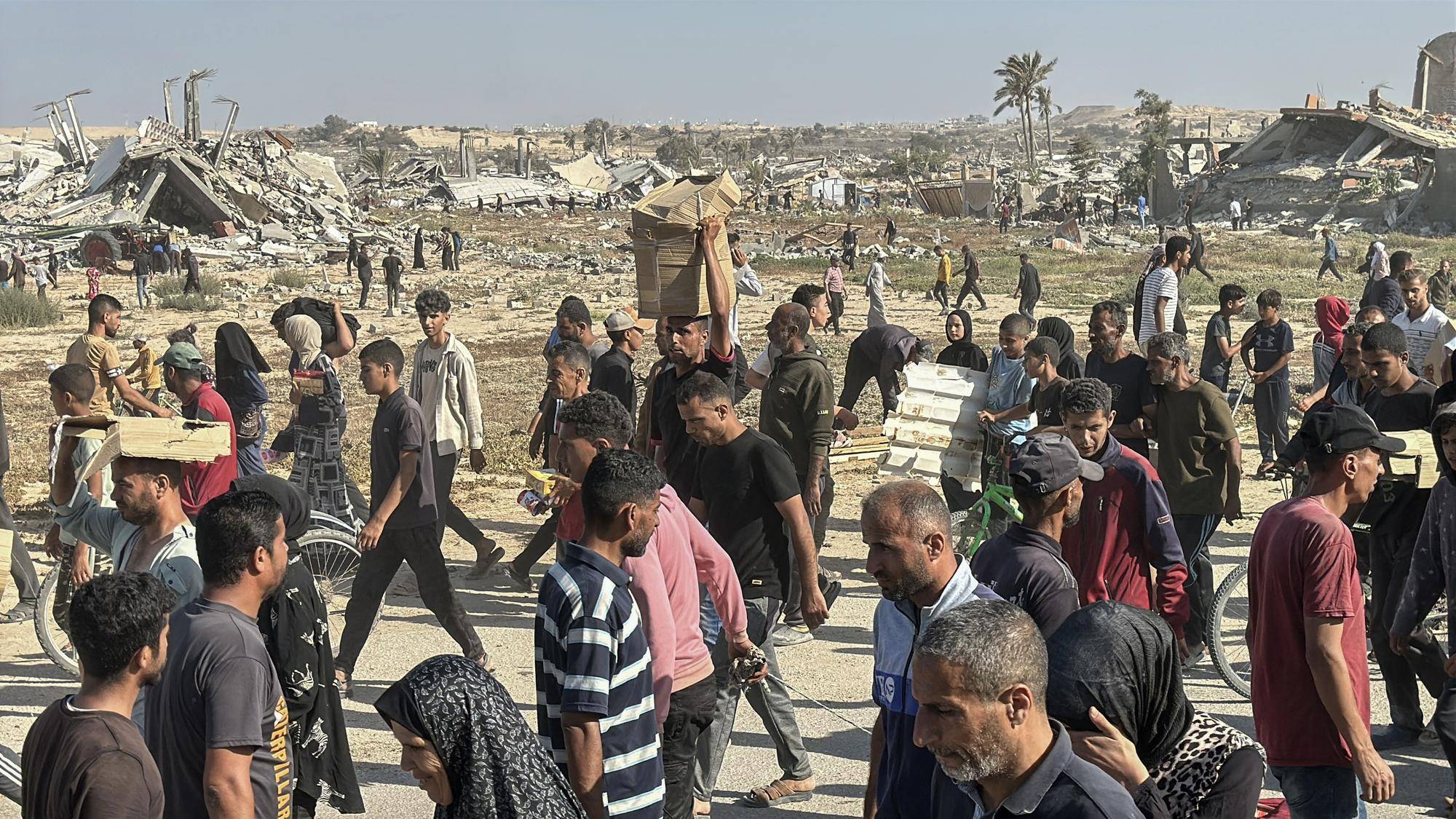 联合国秘书长：“无法接受”巴勒斯坦人冒着生命危险领取食物