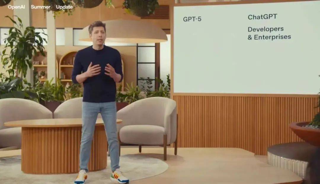 GPT-5免费开放，马斯克不服