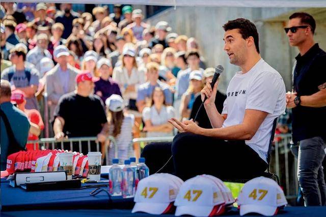 22岁顶级学霸,枪杀31岁“政坛顶流”