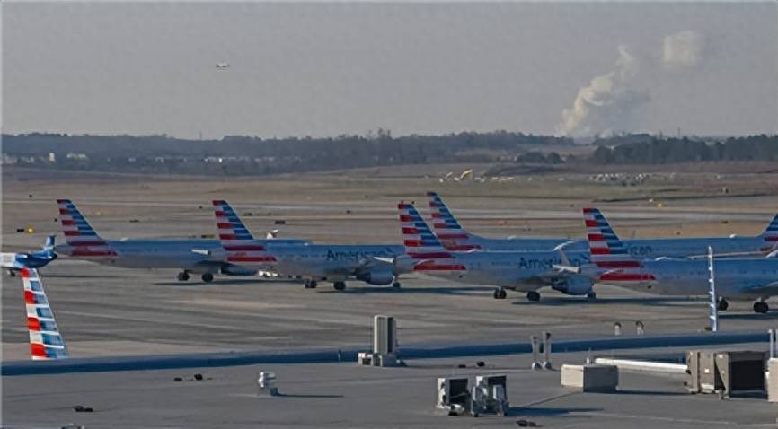 美航一飞机起落架舱内发现偷渡者遗体