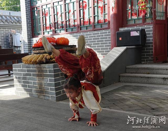 探秘吴桥“杂技小院”的活态传承