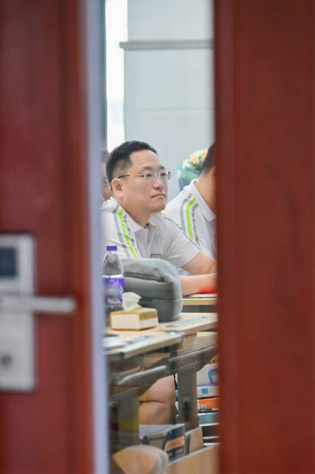 那个让老师骄傲的“调皮”班级!30年同学聚会,还伴有一封来自贵州的感谢信