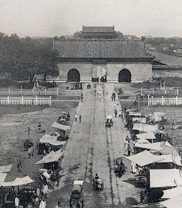 今天是故宫博物院百岁生日,让我们回顾她这一百年的史诗