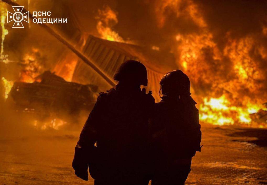 炸了一夜,俄军大轰炸,基辅大停电:俄乌战争3年,普京太仁慈了