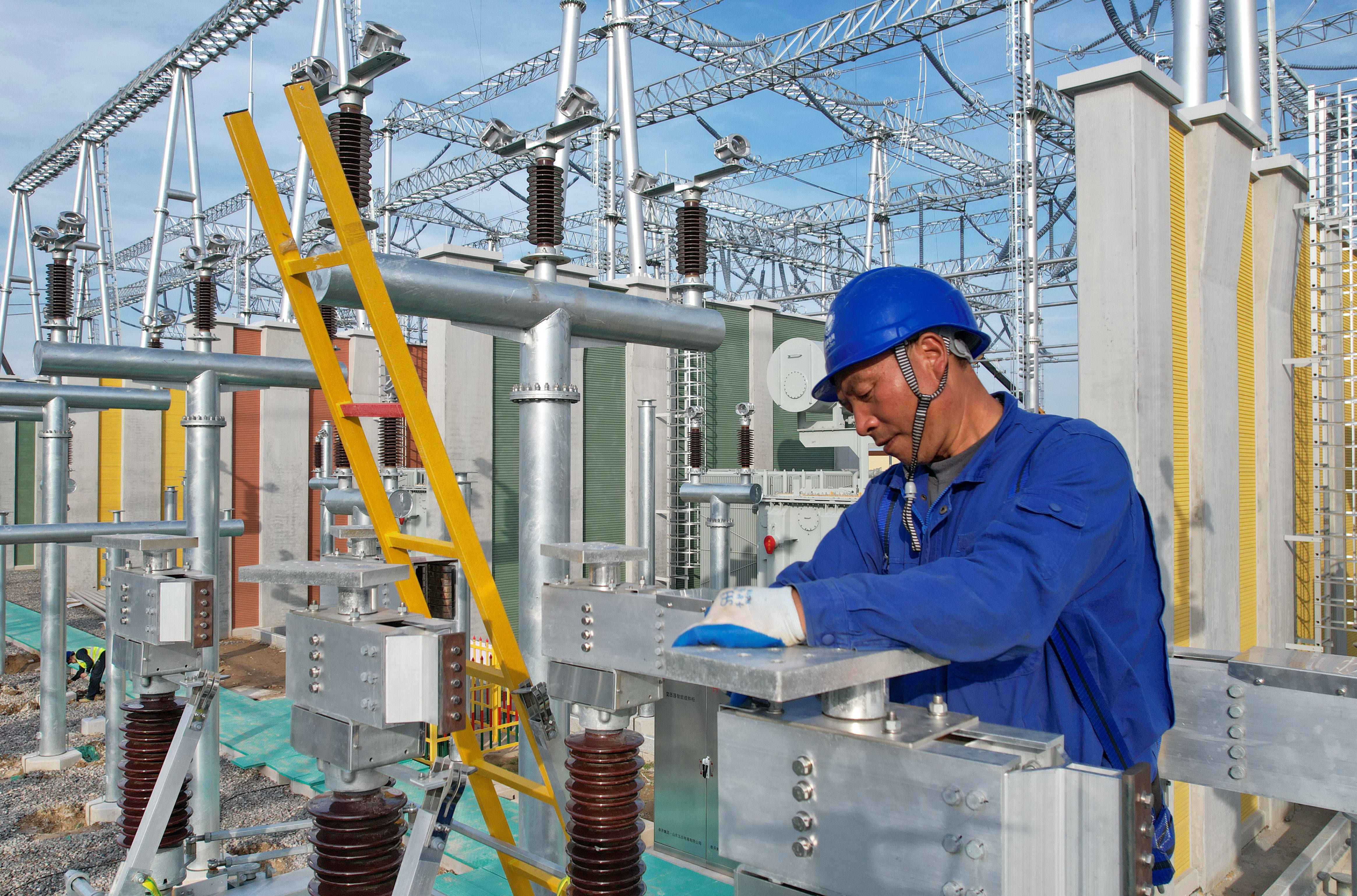 河北邢台:邢台北500千伏超高压变电站建设忙