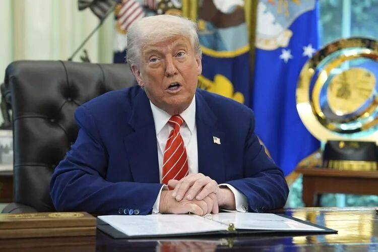 特朗普就台湾问题罕见表态,还主动公布访华行程,看来是真急了