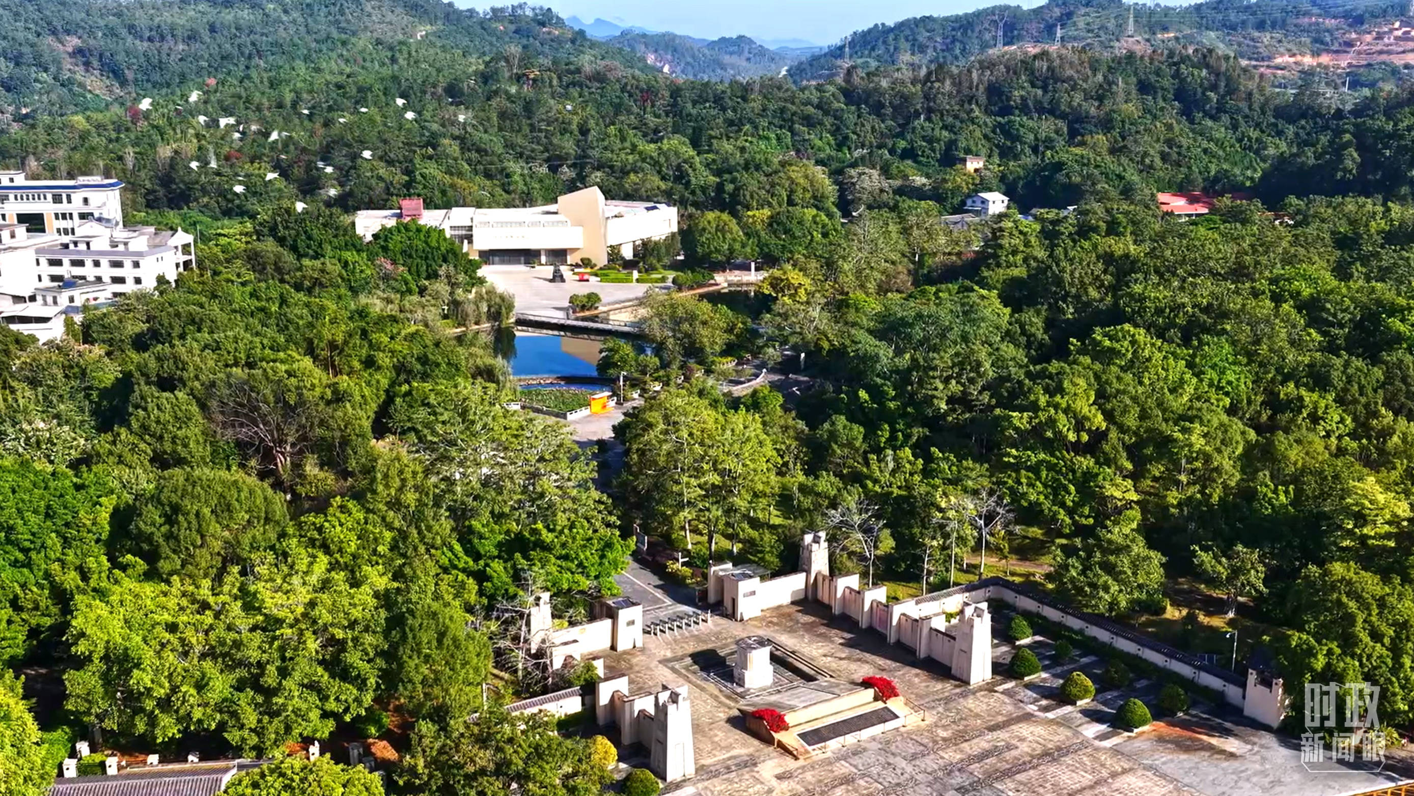 时政新闻眼丨四中全会后首次考察,习近平来到广东梅州