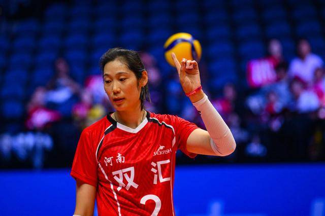 河南女排取得三连胜，球队“大腿”朱婷赛后特别感谢了他……