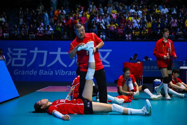 河南女排取得三连胜，球队“大腿”朱婷赛后特别感谢了他……