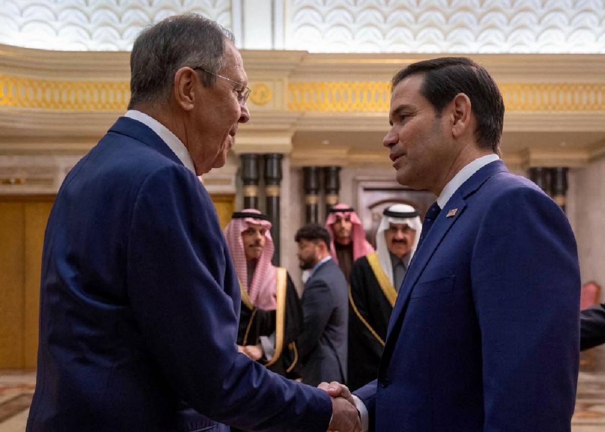 销声匿迹半个月后，76岁俄外长拉夫罗夫露脸，第一件事就强调对华友好关系！