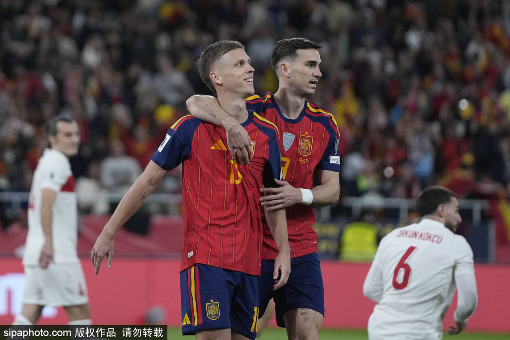 直通世界杯！世预赛-奥尔莫破门 西班牙2-2土耳其